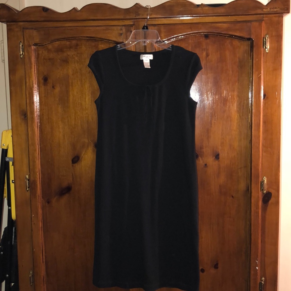Jones NY | cap sleeve little black dress| Large